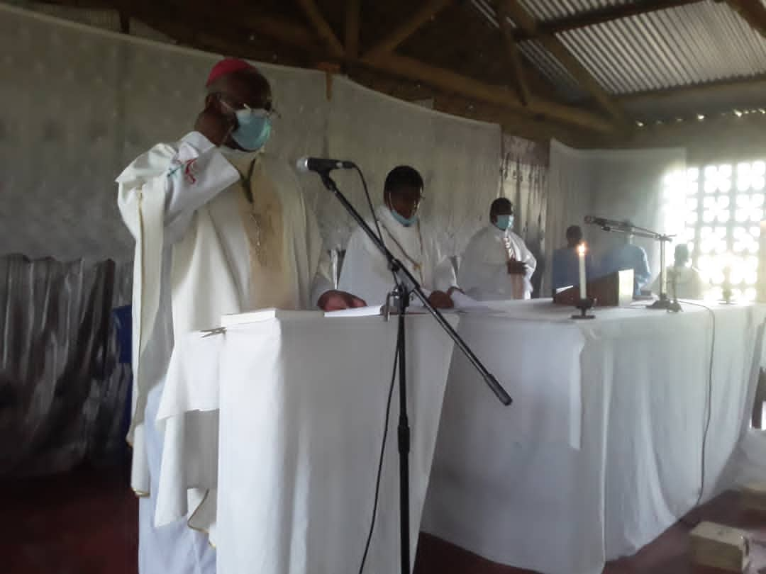 Bishop Martin Mtumbuka during Mass