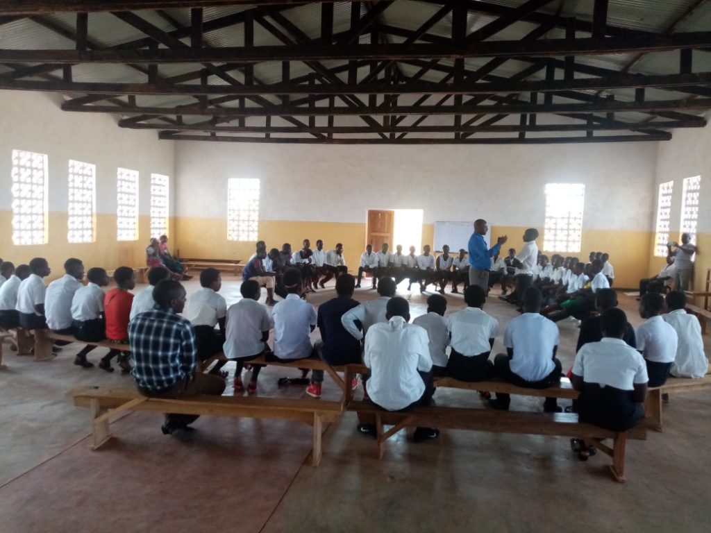 Catechism quiz contest in progress among the youth of Chendo, Chipalanje and Ibanda