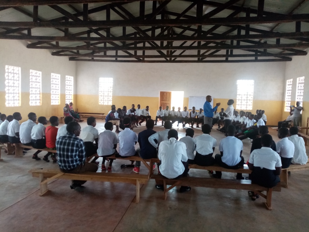 Catechism quiz contest in progress among the youth of Chendo, Chipalanje and Ibanda